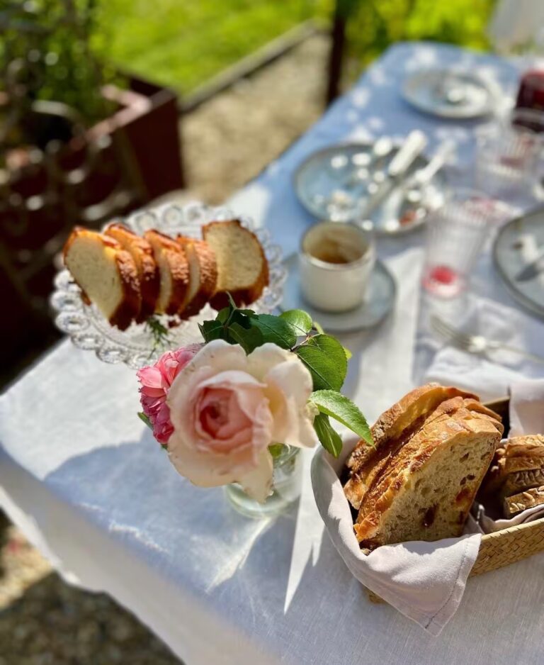 Il confort che non fa rumore, una bella colazioni in giardino